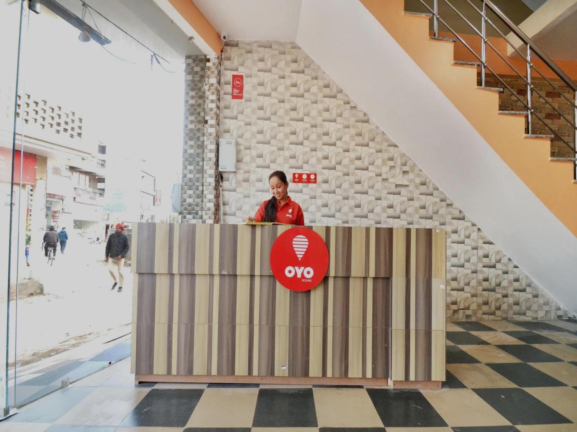 Hotel O Galaxy Nayagaon Екстериор снимка