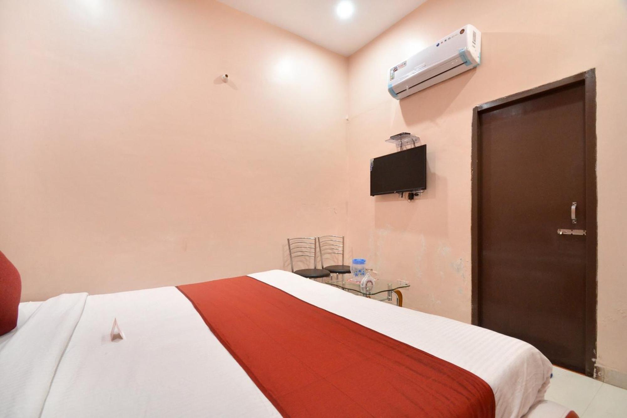 Hotel O Galaxy Nayagaon Екстериор снимка
