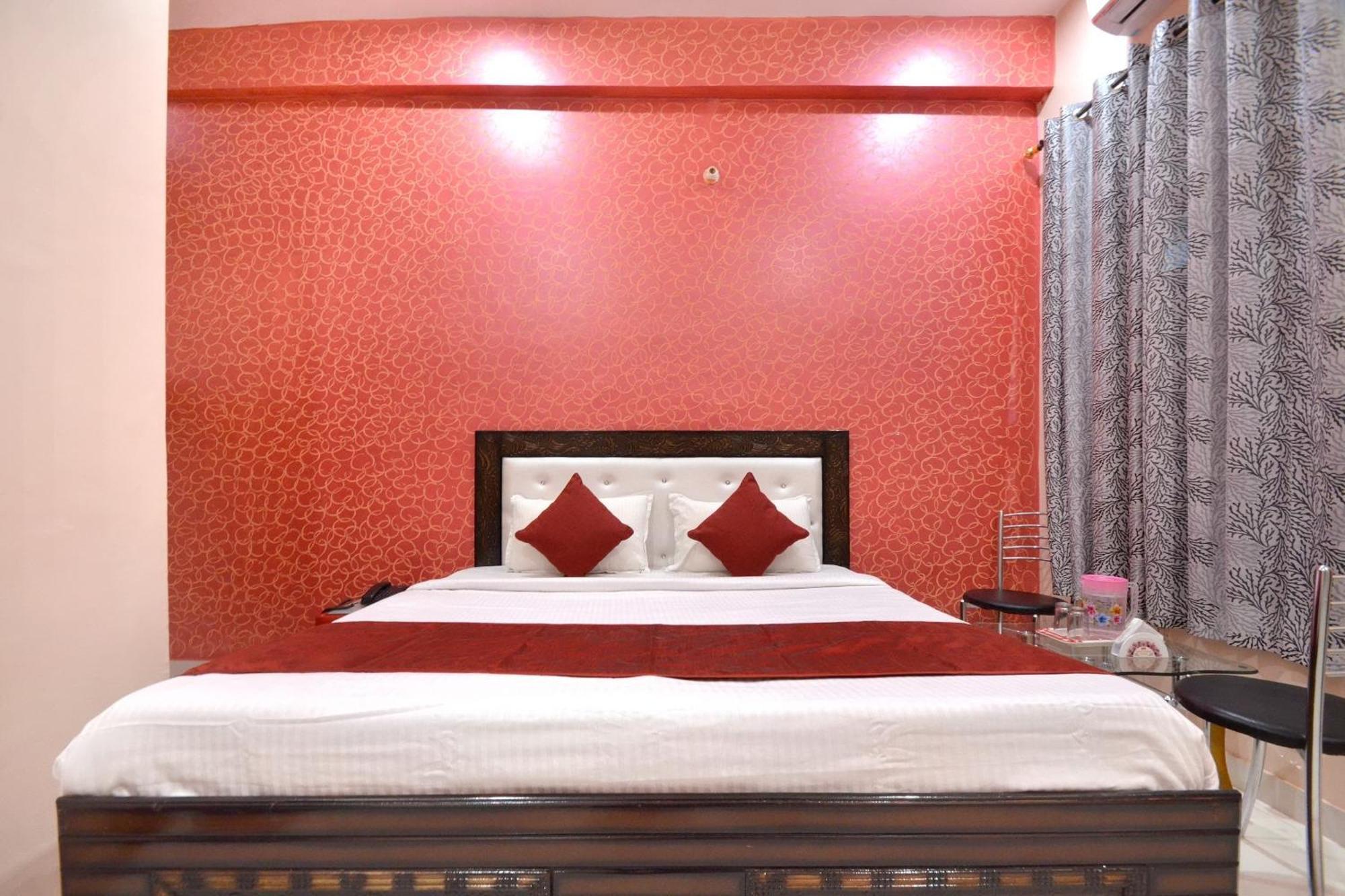 Hotel O Galaxy Nayagaon Екстериор снимка