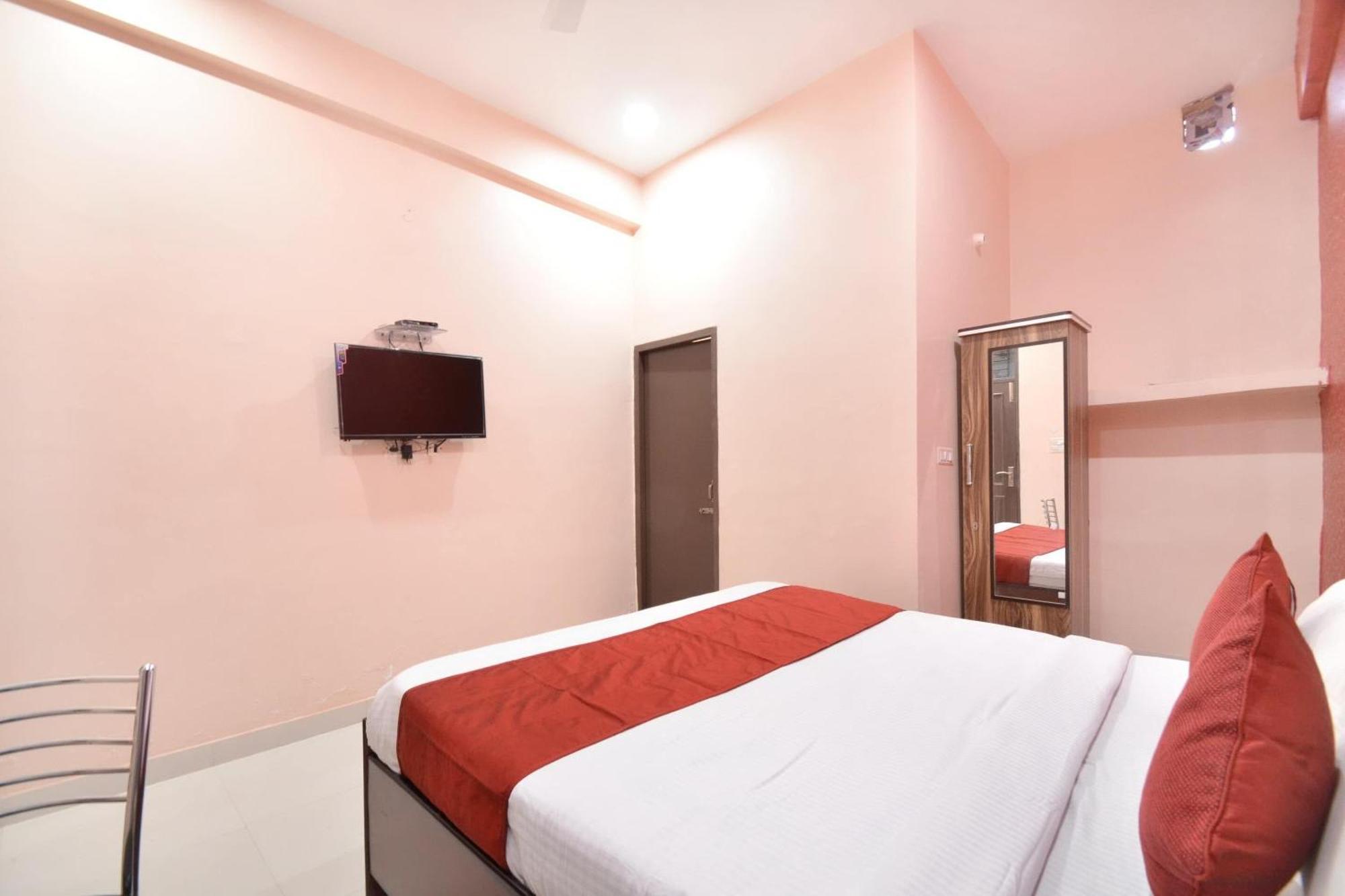 Hotel O Galaxy Nayagaon Екстериор снимка