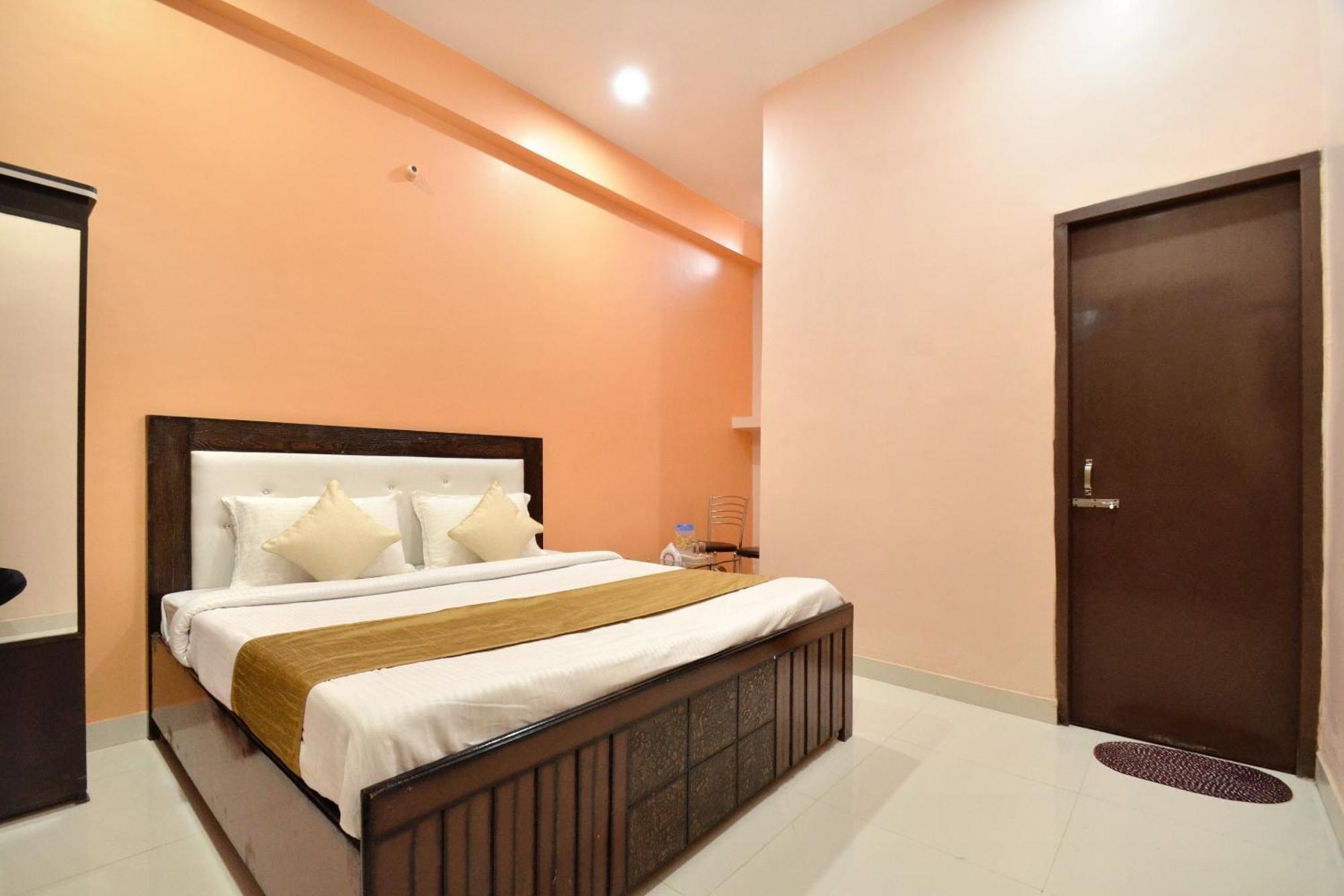 Hotel O Galaxy Nayagaon Екстериор снимка
